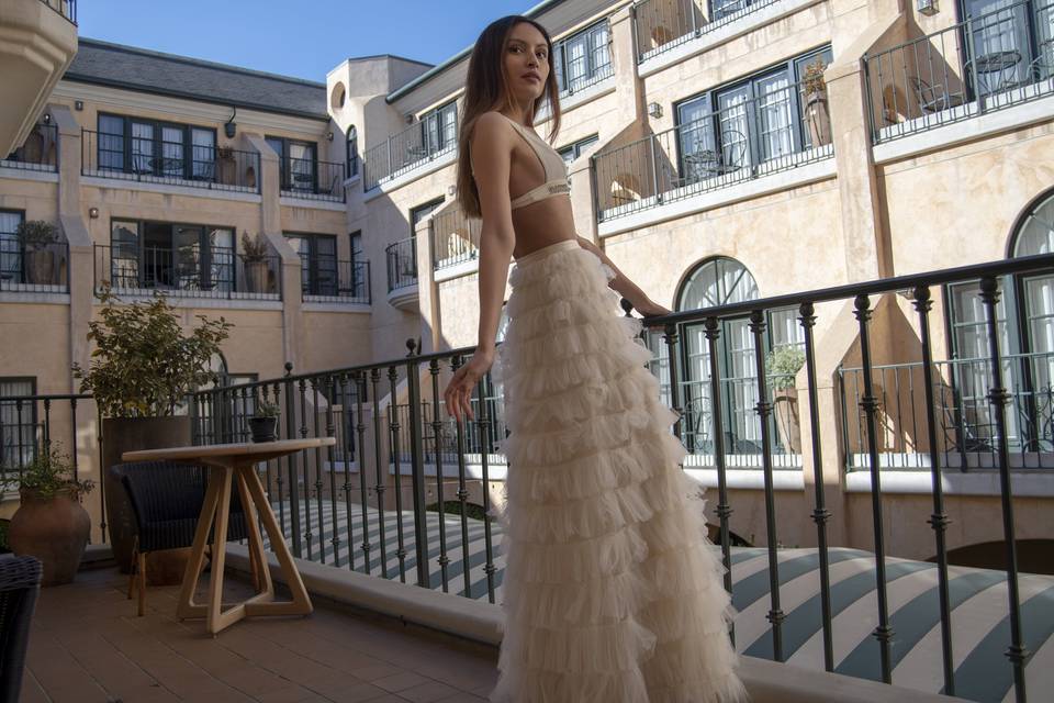 Bride photo at courtyard