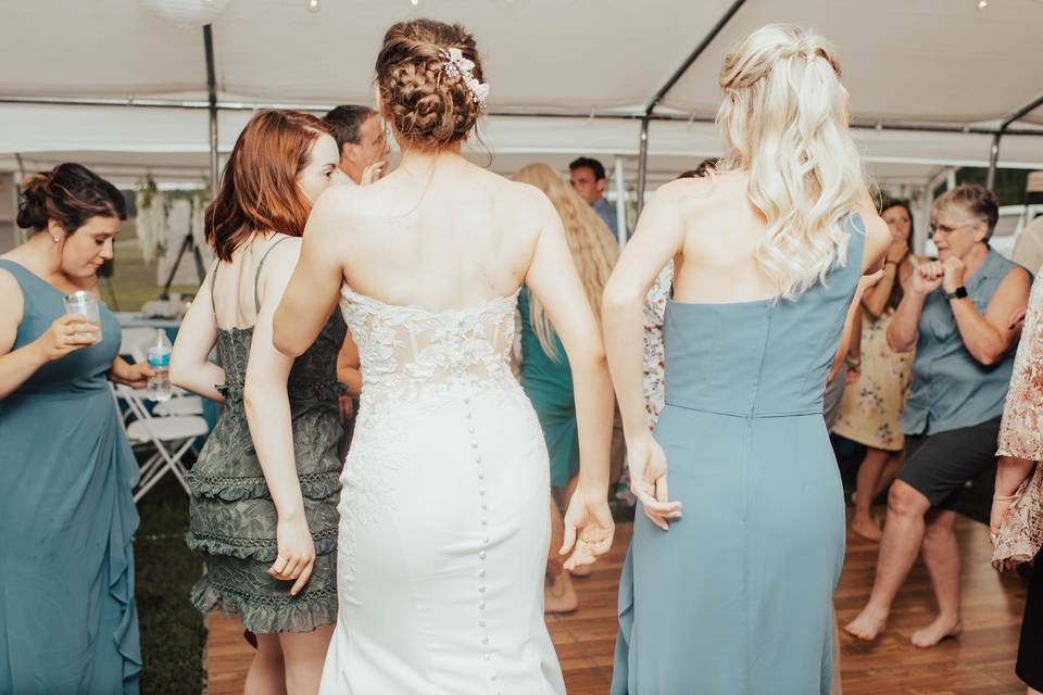 Bride and maid of honor hair
