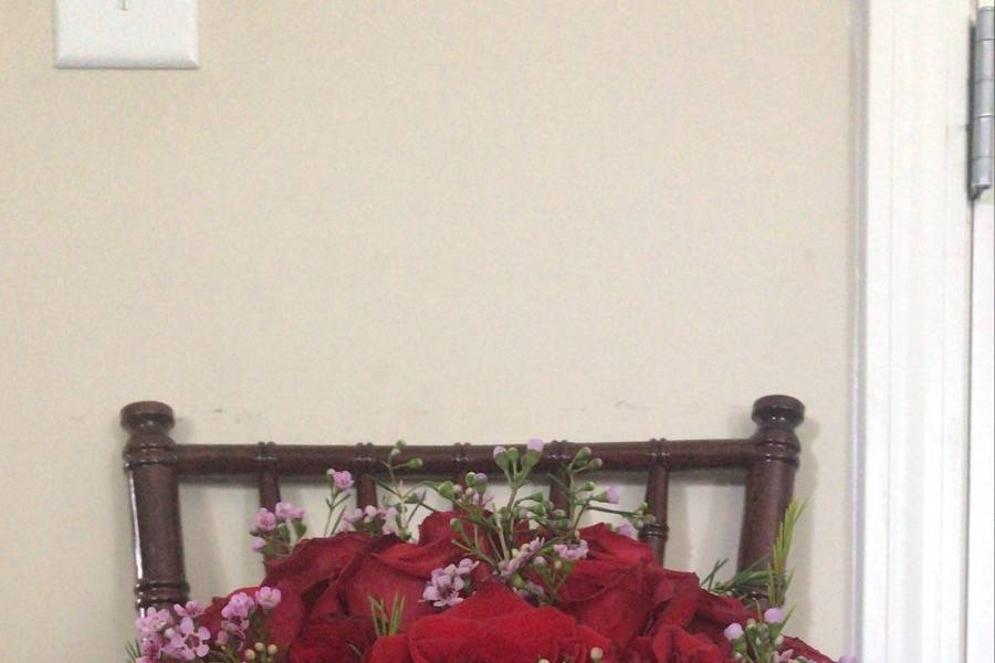 Red roses boxed arrangement