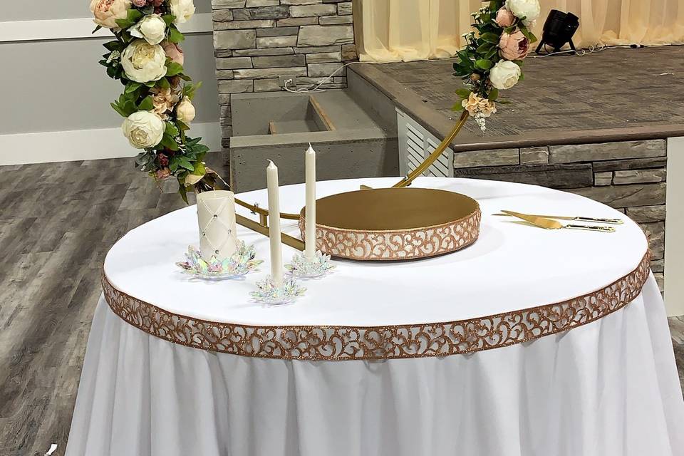 Cake table decor hoop