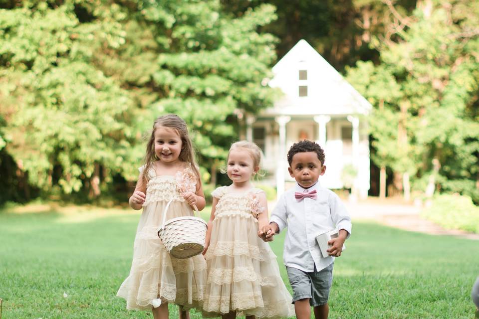 Wedding kids | bride's cottage