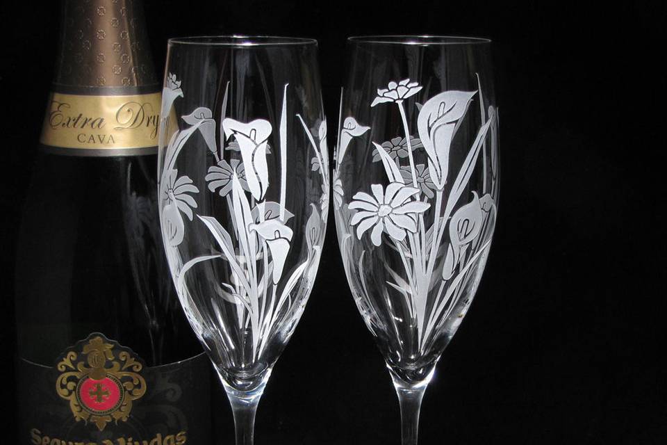 calla lily and daisy toasting glasses