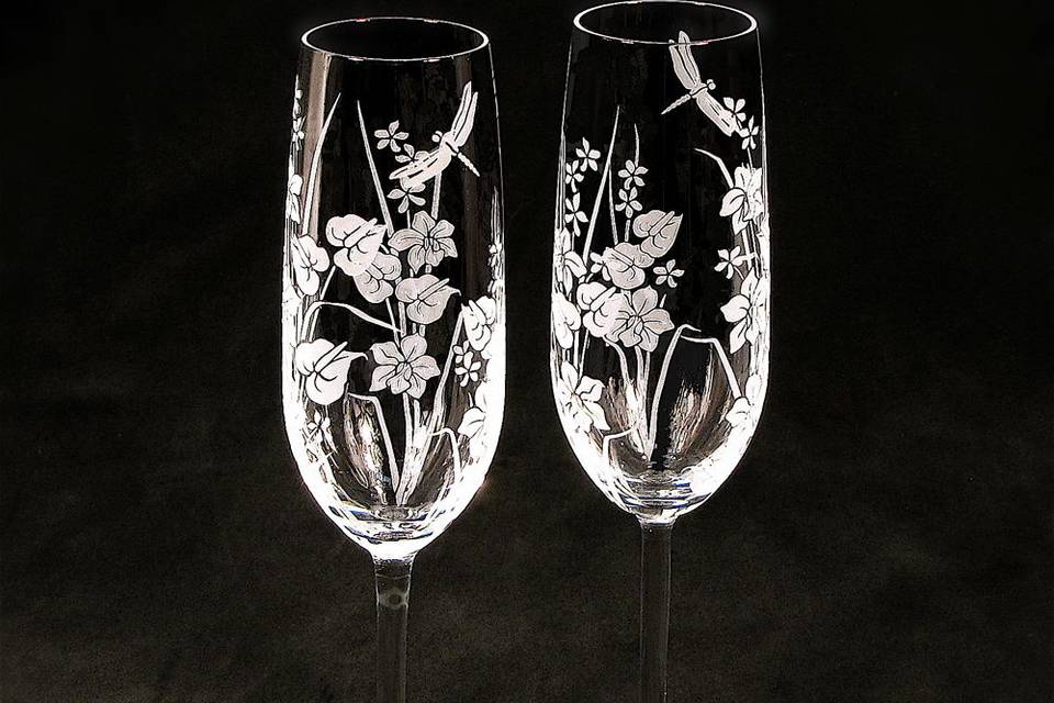 Tropical flowers and dragonfly toast glasses