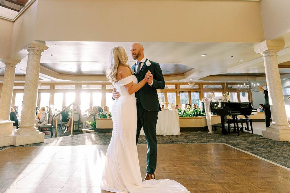 Bride & Groom First Dance