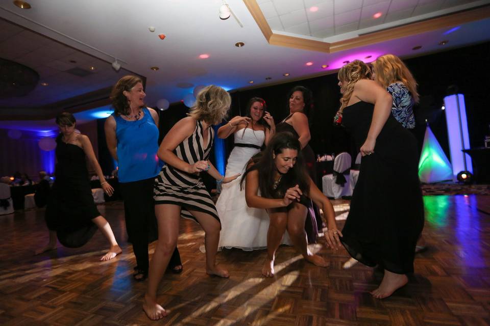 Bride and the ladies on the dance floor