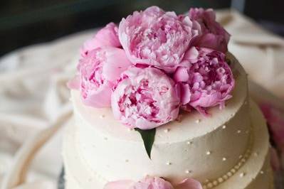 Peonies on cake