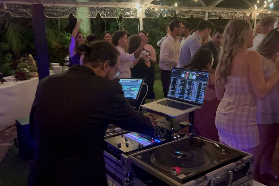 Take Five Entertainment - DJ - Cincinnati, OH - WeddingWire