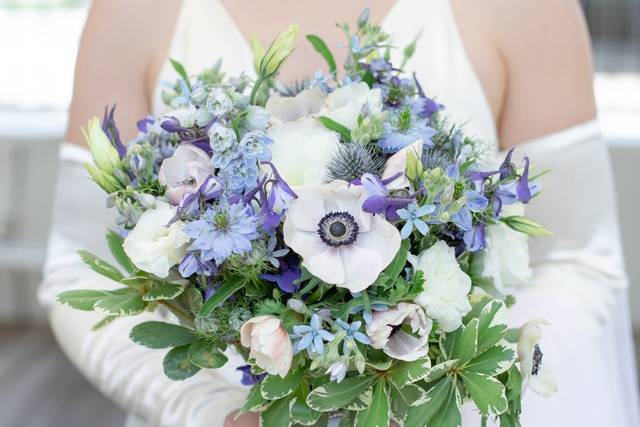 Blue periwinkle bouquet