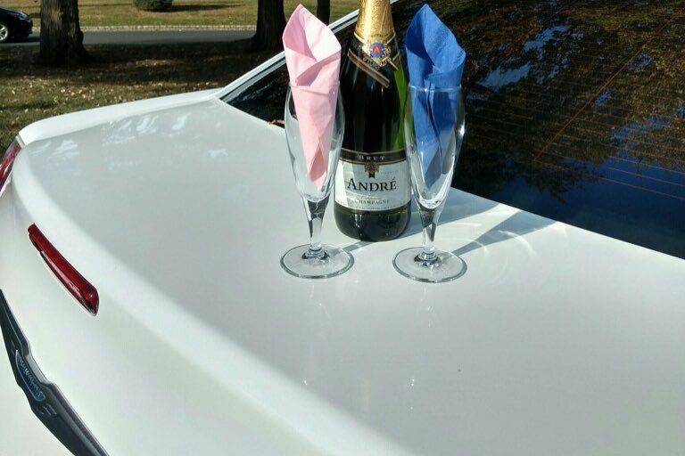 Champagne at the trunk