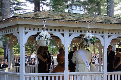 Wedding in the gazebo