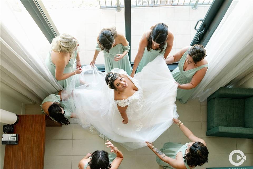 Bride & Bridesmaids