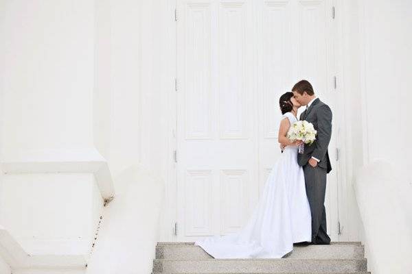 Photo by Mikki Platt Photography
Flowers by Bloomers