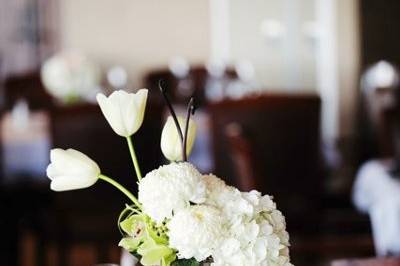 Photo by Gideon Photography
Flowers by Bloomers
Coordinated by Taylor Made Weddings and Events