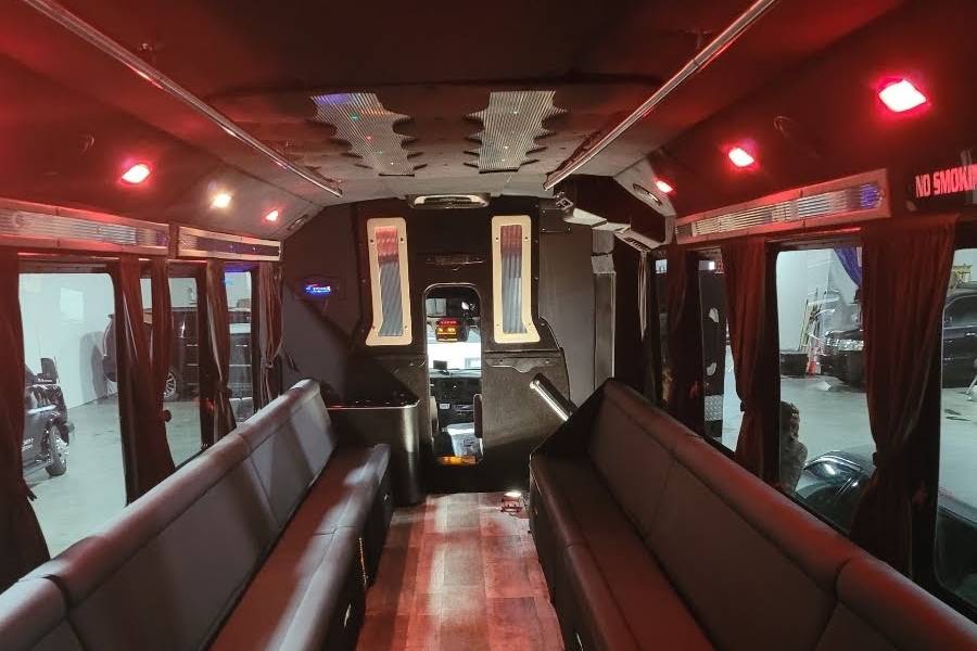 36 pass limo bus