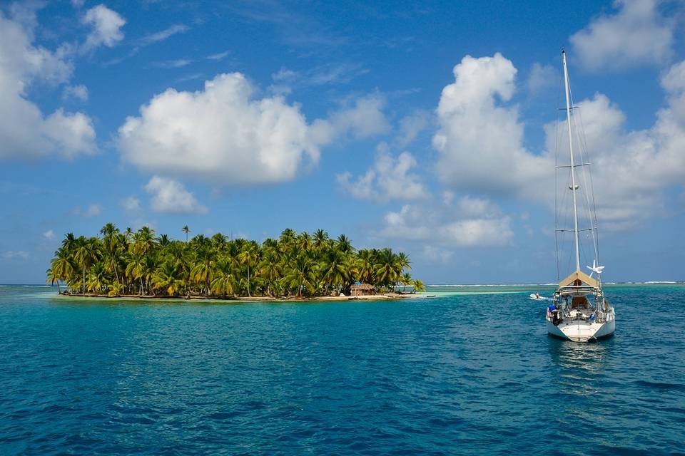 Sailing the San Blas Islands