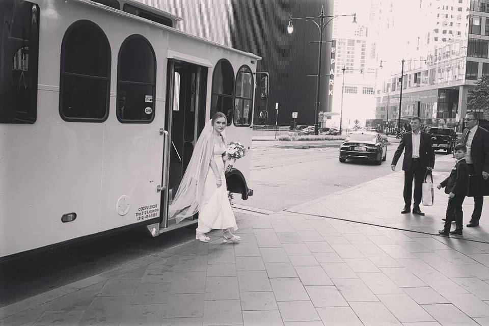 The 312 Limo - Transportation - Chicago, IL - WeddingWire