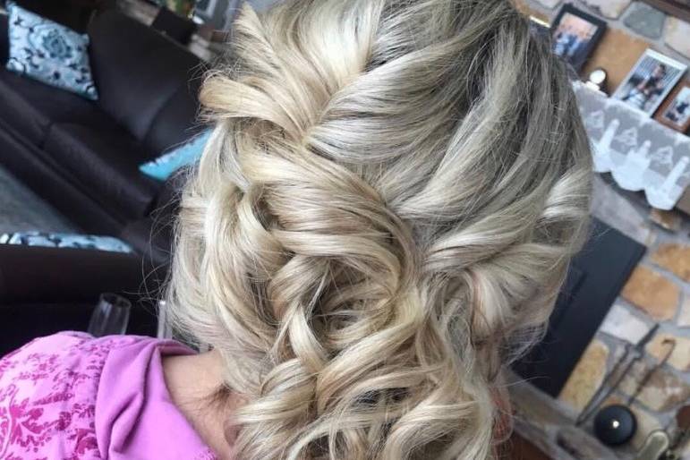 Elegant curly style