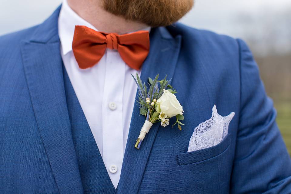 White spray rose boutonniere