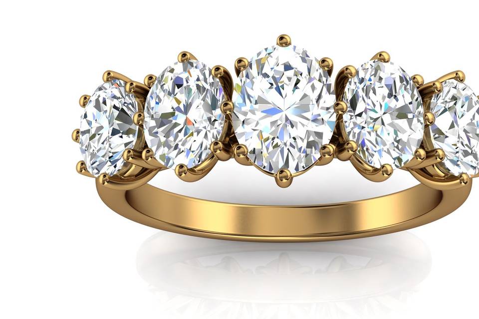 Oval diamonds band