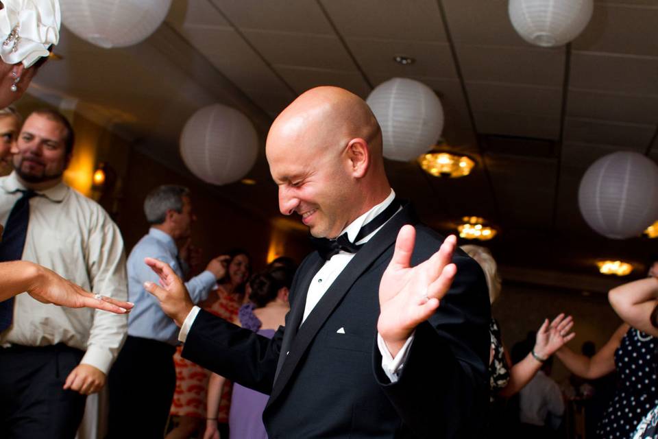 Grooms got Moves