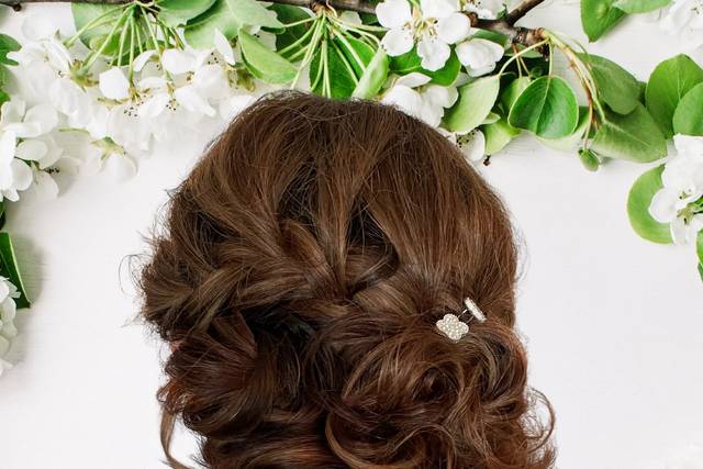 Cute & trendy updo