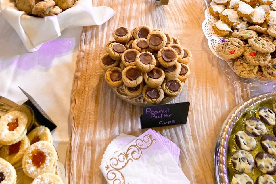 Overlook Barn Cookie Table