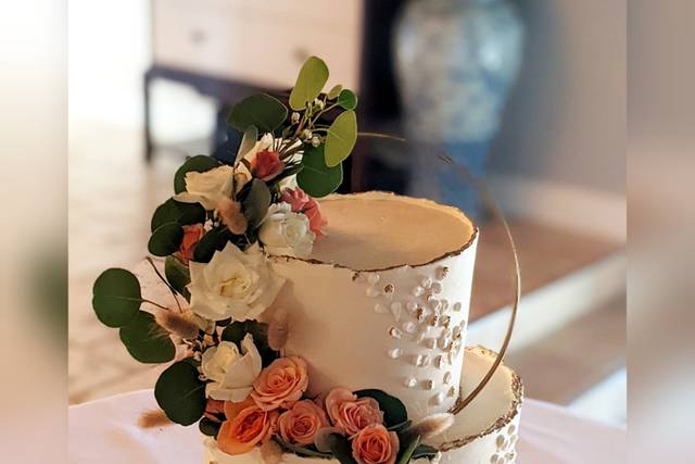 Vegas wedding cake