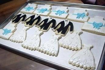 Sugar cookie wedding cake and dress. These cookies make a wonderful Thank you presentation that each guest can enjoy!