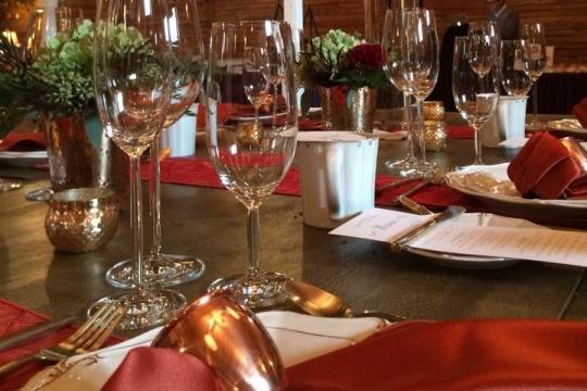 Rustic Red head table flowers