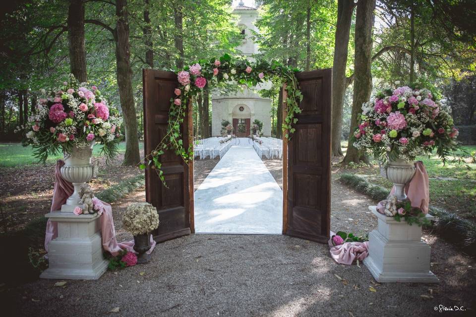 Wedding ceremony in villa