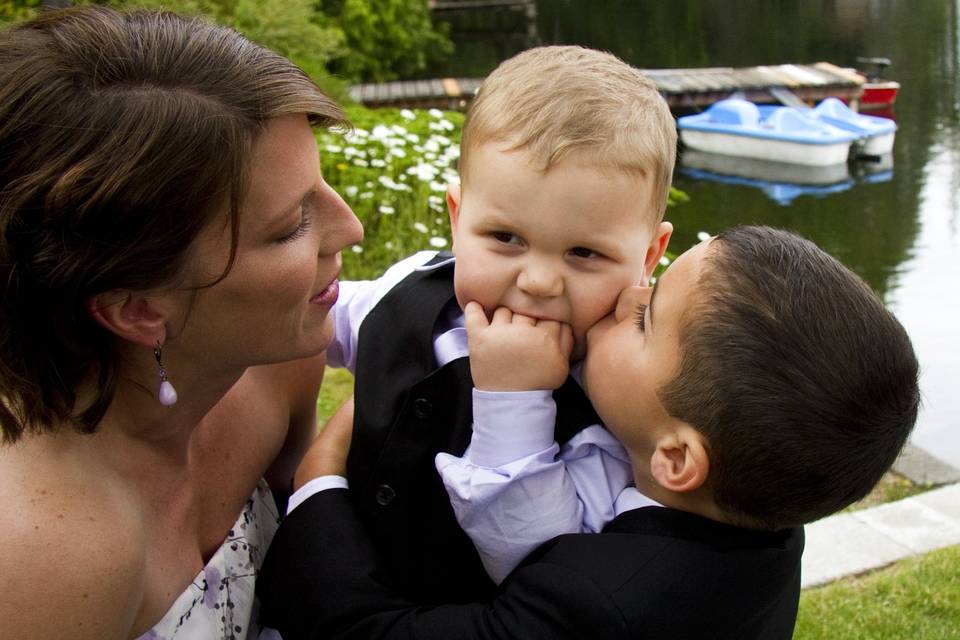 Kids enjoy the wedding