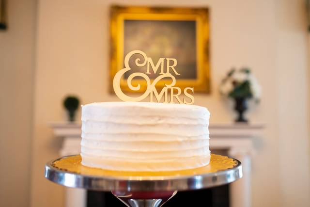 Cake with mr. and mrs. topper