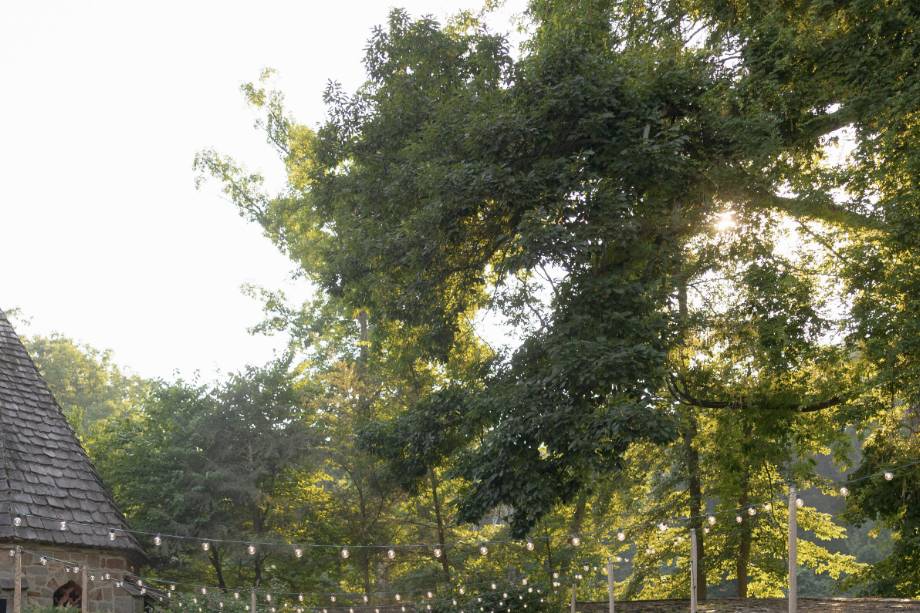 Romantic reception decor