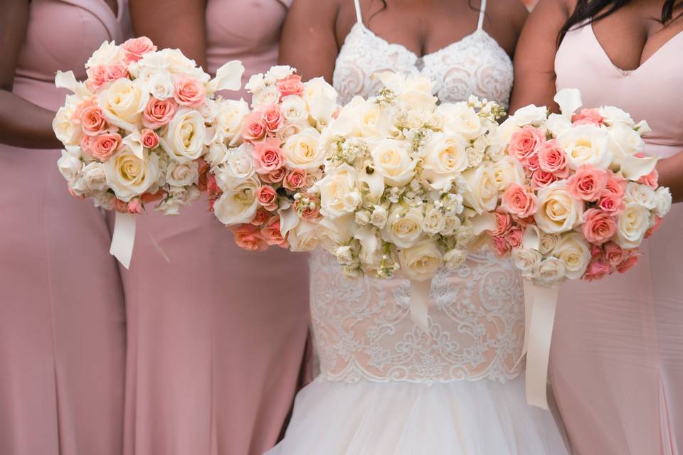 Bride & Bridesmaids Bouquets