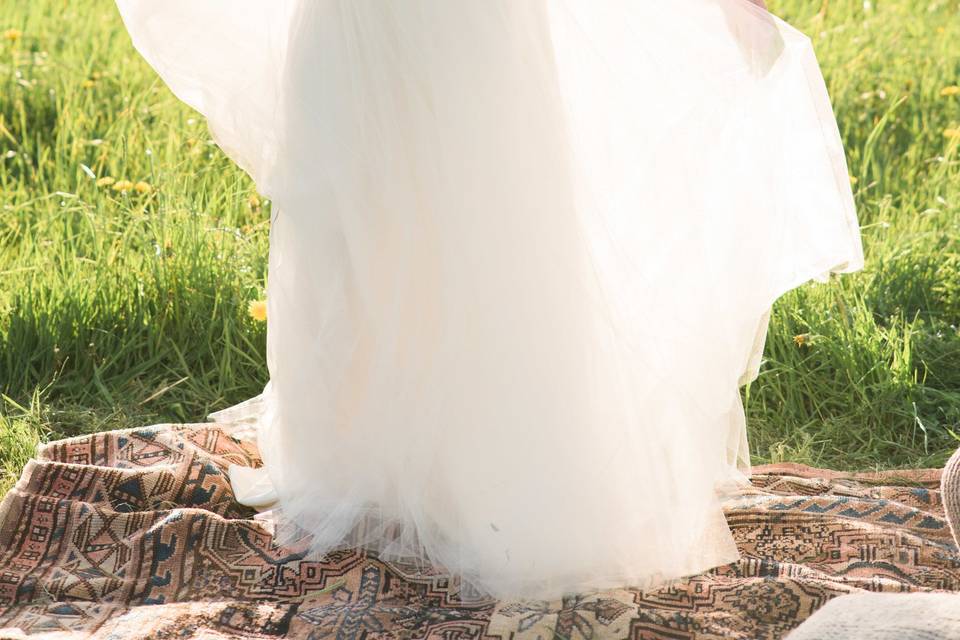 Styled Photo Shoot at Cricket Creek Farm in Williamstown, MA. Photo: Elaina MortaliEvent Coordinator: Magdalena EventsFlowers: Daisy Stone Studio