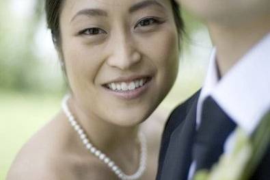 Kristen Arnett - Eco-Green Celebrity Makeup Artist