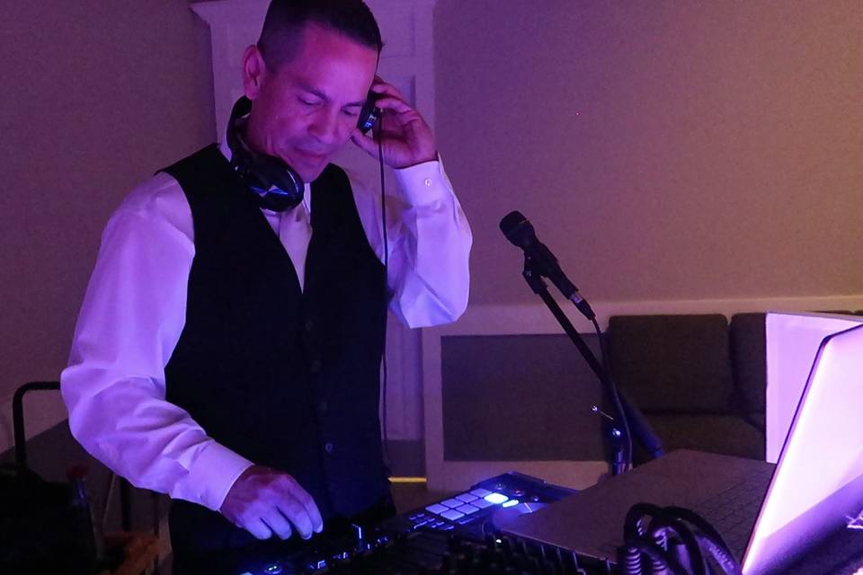 DJ Bambú