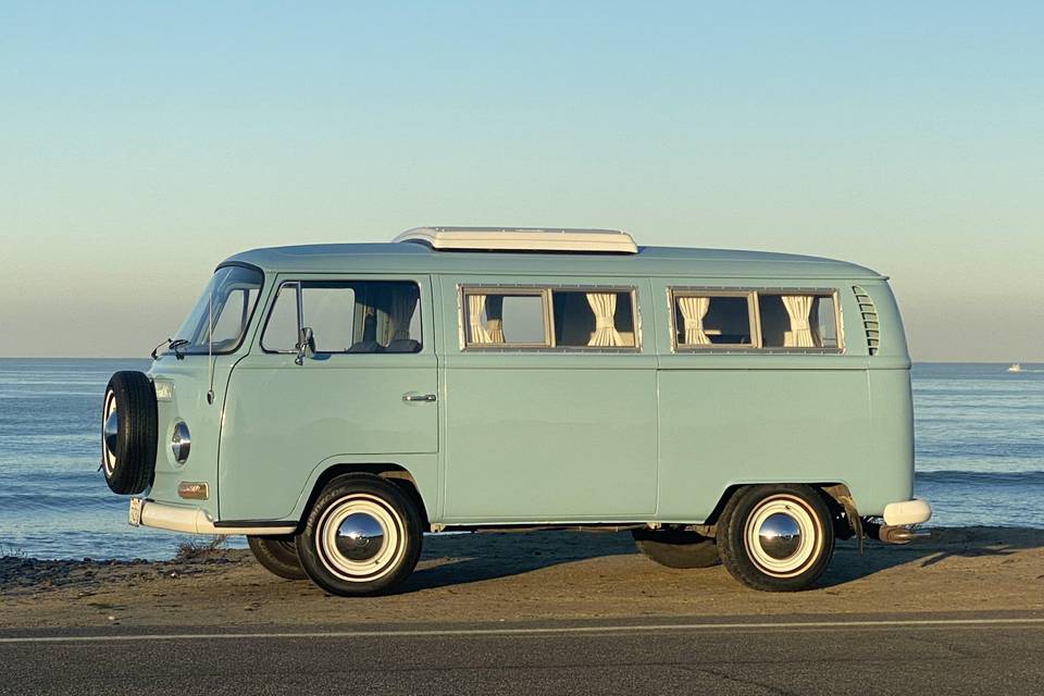 Funky Bus - 1968 VW Bus Rental