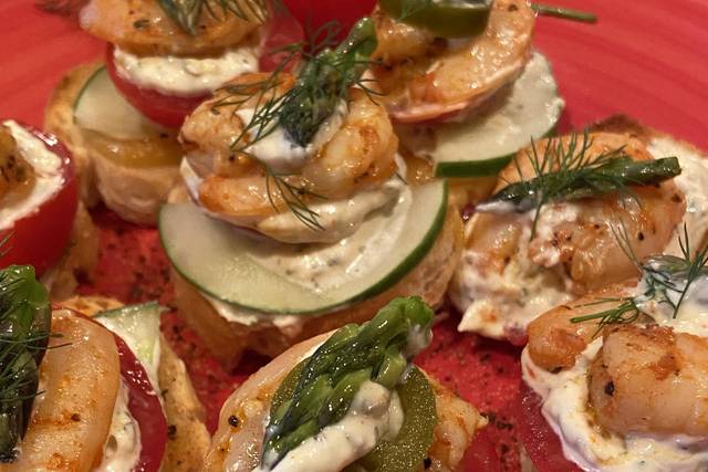 Bread Round w Shrimp Etc