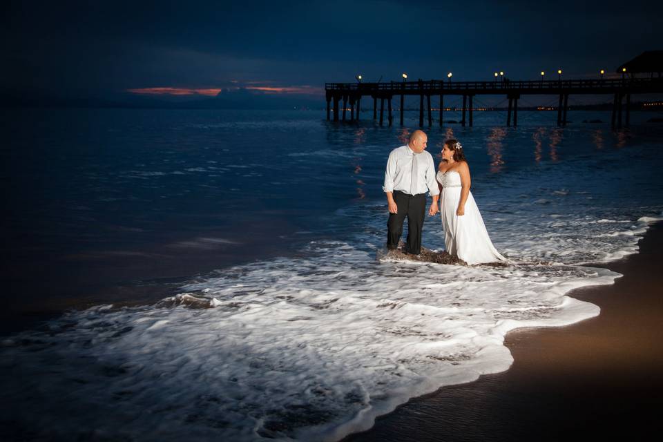 Trash the Dress at DoubleTree Resort by Hilton Central Pacific, Puntarenas, Costa Rica