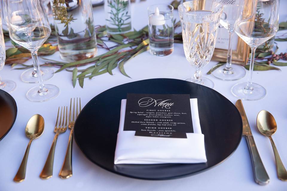 Timeless place setting