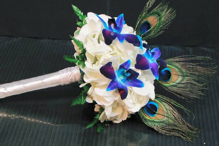 Peacock feathers bouquet