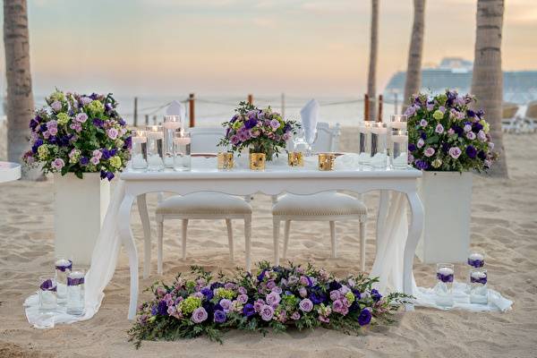 Bride groom table