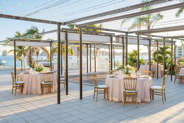 Reception tables white pink