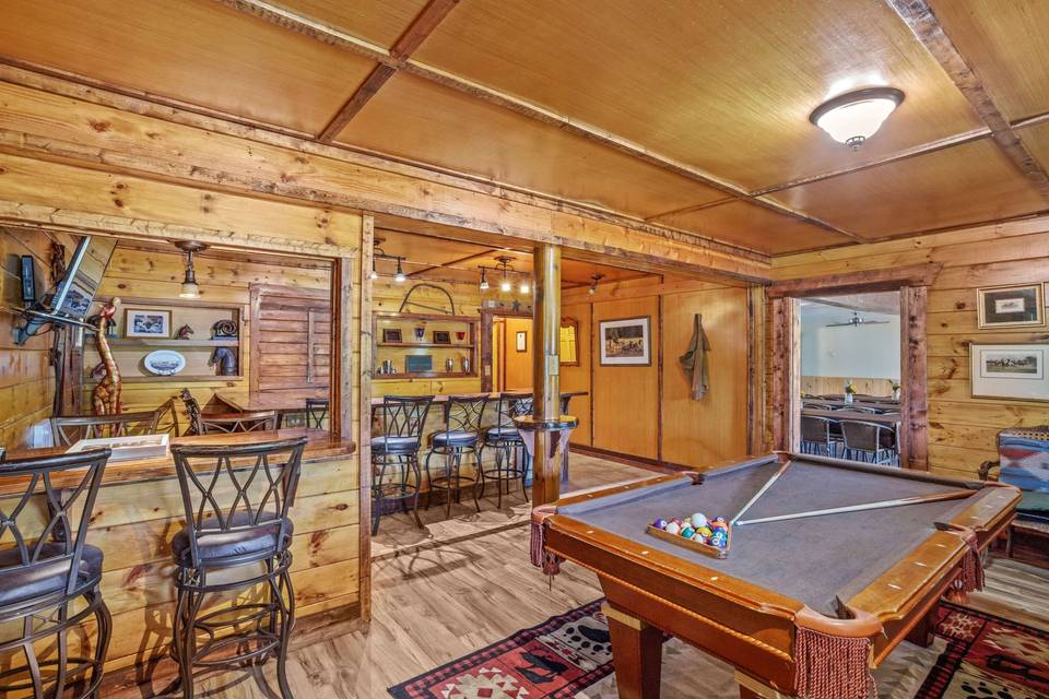 Main lodge area - sports bar