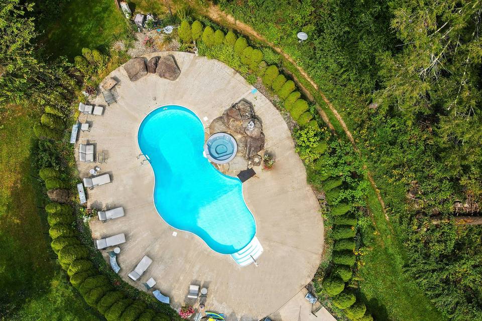 RiverView Estate pool