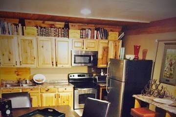 1 bedroom unit - kitchen & dining area