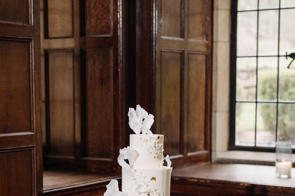 Full Bloom Wedding Cake