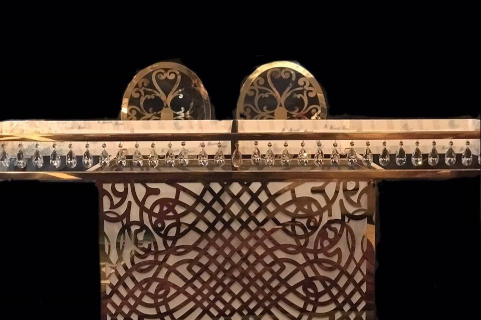 The Royal Table& Royal Seating
