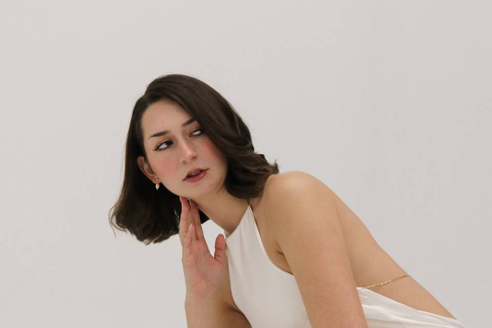 BRIDAL STUDIO PORTRAIT 02